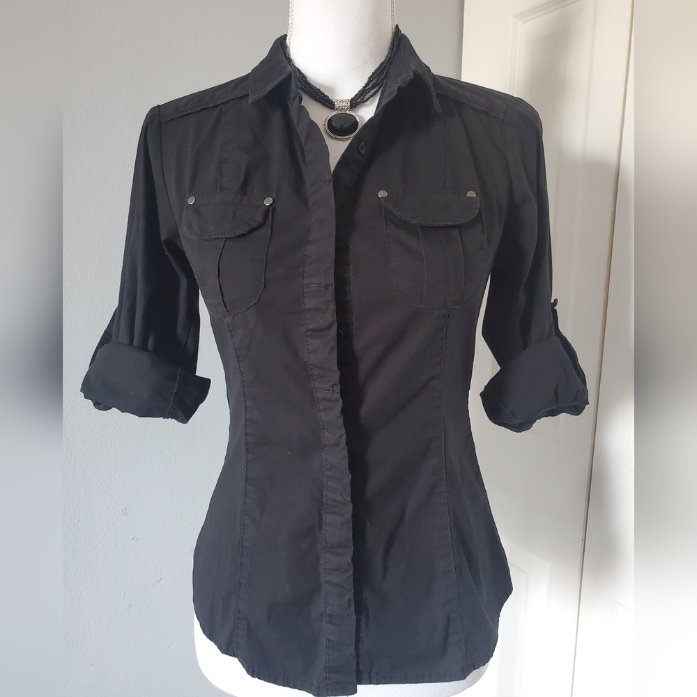Discovery Chlothing Small Black tee